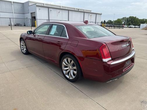 Velvet Red Pearlcoat 2019 Chrysler 300 Touring