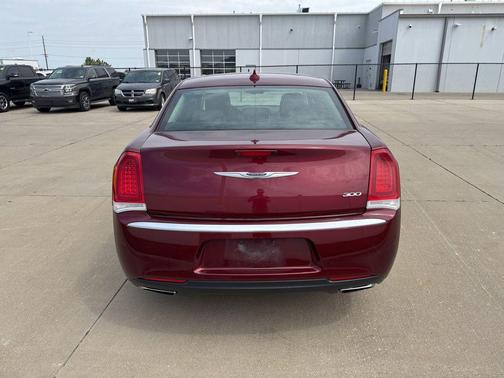 Velvet Red Pearlcoat 2019 Chrysler 300 Touring