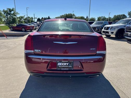 Velvet Red Pearlcoat 2019 Chrysler 300 Touring