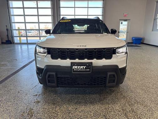 Bright White Clearcoat 2026 Jeep Cherokee Overland