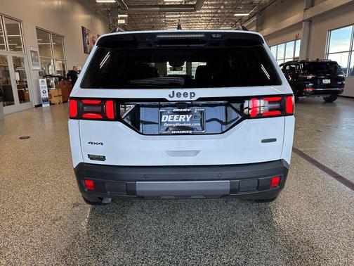 Bright White Clearcoat 2026 Jeep Cherokee Overland