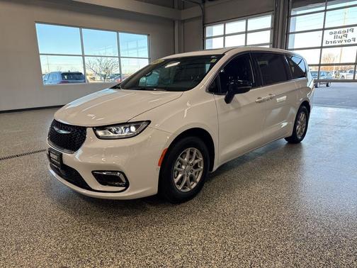 2025 Chrysler Pacifica L