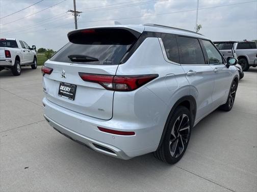 2023 Mitsubishi Outlander SEL