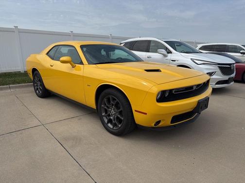 Yellow Jacket Clearcoat 2018 Dodge Challenger GT