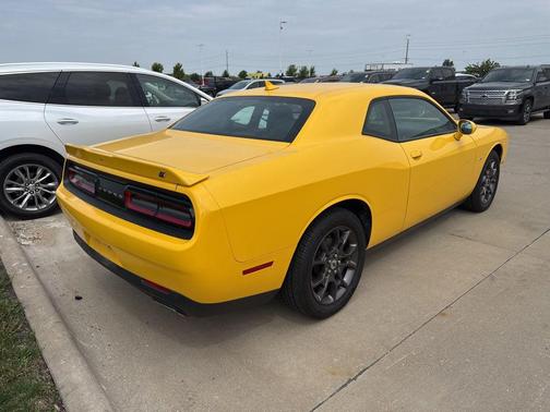 Yellow Jacket Clearcoat 2018 Dodge Challenger GT
