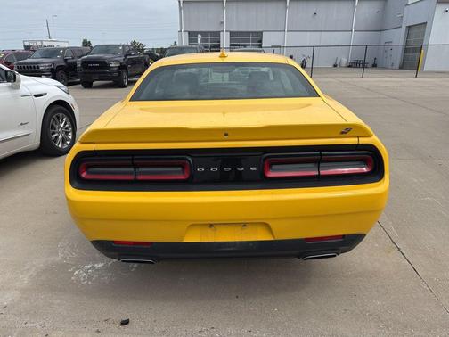 Yellow Jacket Clearcoat 2018 Dodge Challenger GT