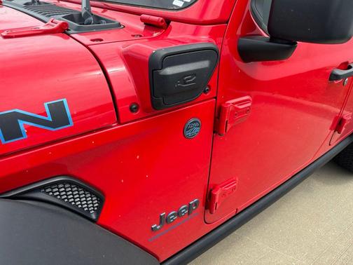 Firecracker Red Clearcoat 2025 Jeep Wrangler 4xe Rubicon