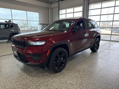 2022 Jeep Grand Cherokee Altitude