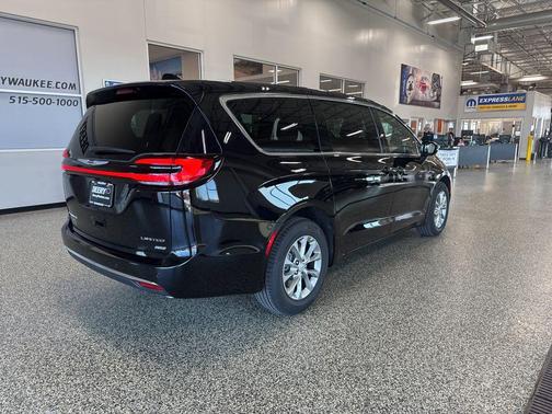2026 Chrysler Pacifica Limited