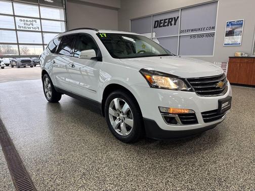 Summit White 2017 Chevrolet Traverse Premier