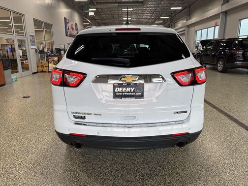 Summit White 2017 Chevrolet Traverse Premier