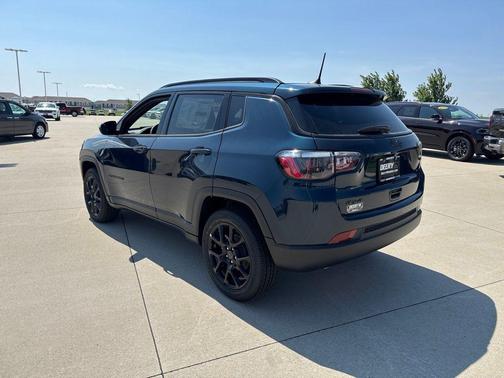 Fathom Blue Pearl Coat 2026 Jeep Compass Sport