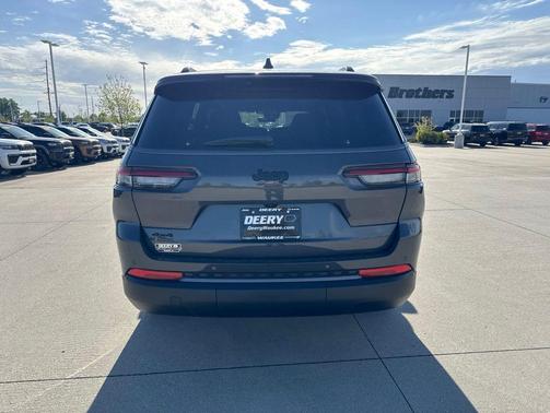 Baltic Gray Metallic Clearcoat 2026 Jeep Grand Cherokee L Limited
