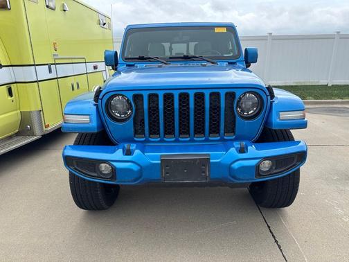 Hydro Blue Pearlcoat 2023 Jeep Gladiator Overland