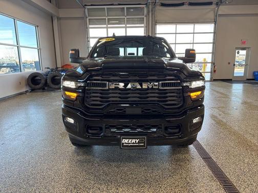 Diamond Black Crystal Pearlcoat 2026 RAM 2500 Big Horn