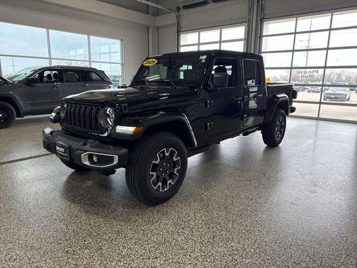Black Clearcoat 2026 Jeep Gladiator Sahara