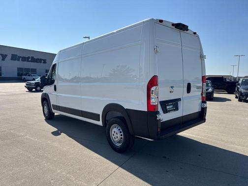 Bright White Clearcoat 2026 RAM ProMaster 2500 Tradesman