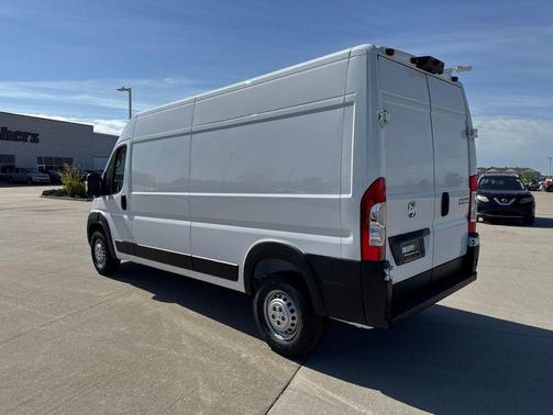 Bright White Clearcoat 2026 RAM ProMaster 2500 Tradesman