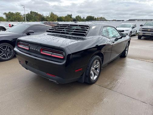 2015 Dodge Challenger SXT