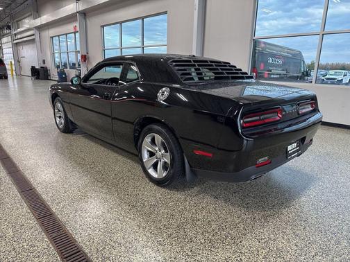 2015 Dodge Challenger SXT