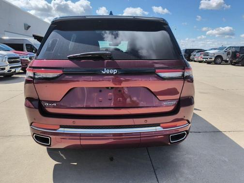 2024 Jeep Grand Cherokee Summit