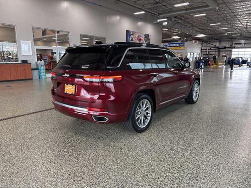 2024 Jeep Grand Cherokee Summit