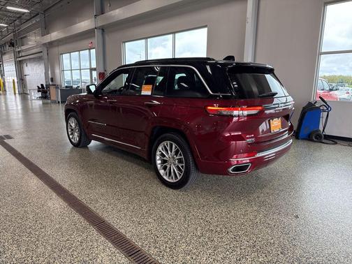 2024 Jeep Grand Cherokee Summit