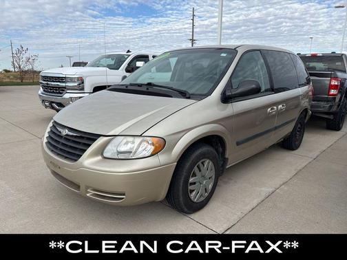 2006 Chrysler Town & Country Base