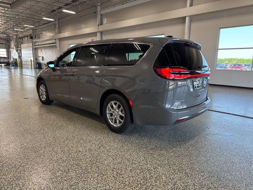 2025 Chrysler Pacifica L