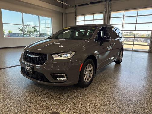 2025 Chrysler Pacifica L