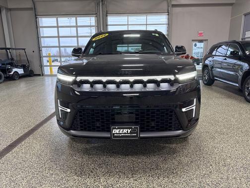 High Gloss Black 2026 Jeep Grand Wagoneer L Limited Altitude