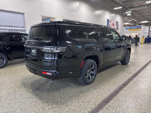 High Gloss Black 2026 Jeep Grand Wagoneer L Limited Altitude