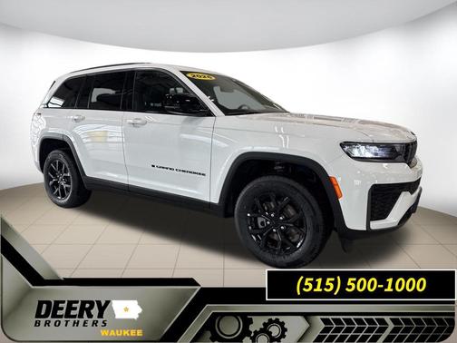 Bright White Clearcoat 2026 Jeep Grand Cherokee Altitude