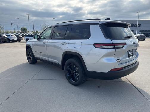 Silver Zynith 2026 Jeep Grand Cherokee L Limited