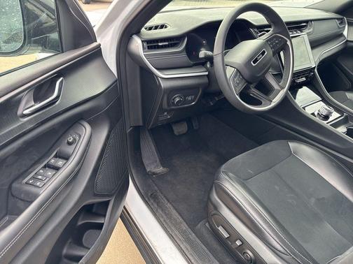 2024 Jeep Grand Cherokee L Altitude