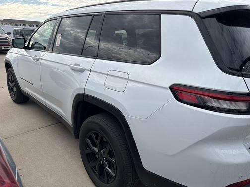 2024 Jeep Grand Cherokee L Altitude