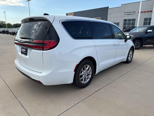 Bright White Clearcoat 2024 Chrysler Pacifica Touring L