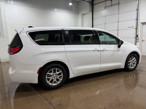 Bright White Clearcoat 2024 Chrysler Pacifica Touring L