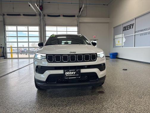2023 Jeep Compass Latitude Lux