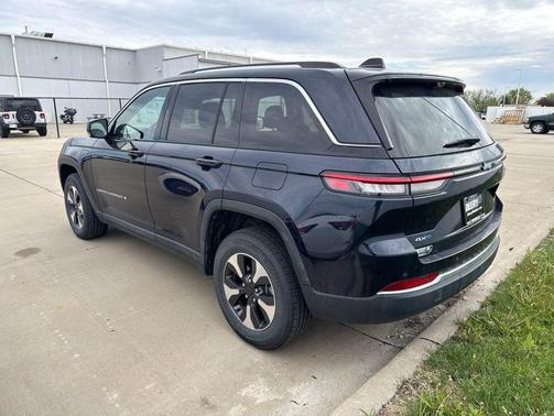 Midnight Sky 2022 Jeep Grand Cherokee 4xe Base