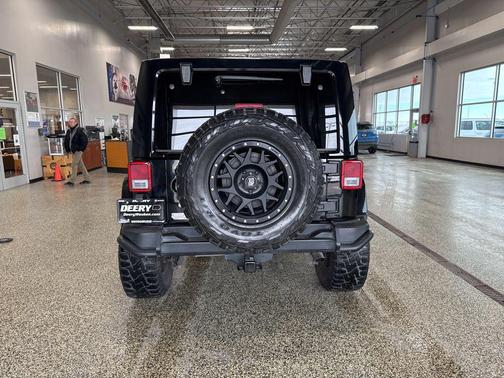 2016 Jeep Wrangler Unlimited Sahara