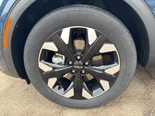 Vesta Blue 2023 Kia Sportage Plug-In Hybrid X-Line