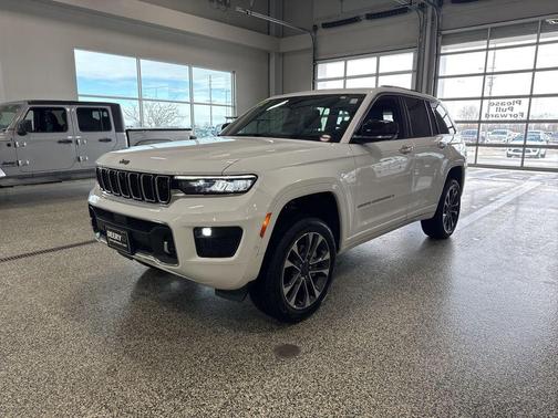 2022 Jeep Grand Cherokee Overland