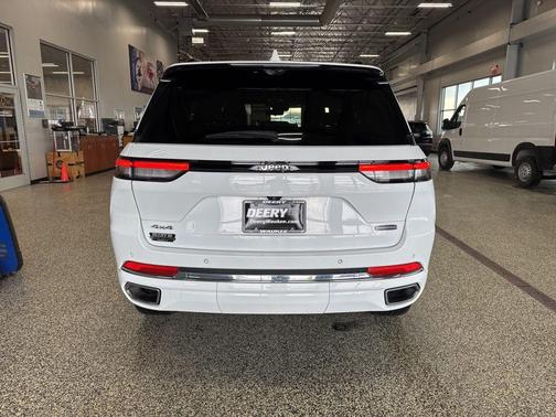 2022 Jeep Grand Cherokee Overland