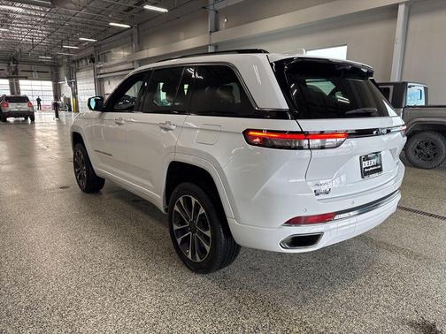 2022 Jeep Grand Cherokee Overland