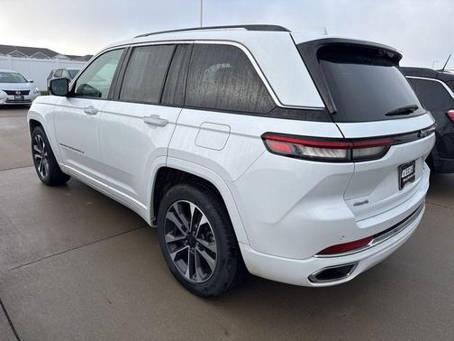 2022 Jeep Grand Cherokee Overland