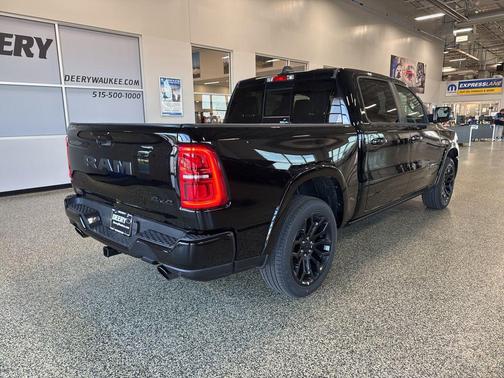 Diamond Black Crystal Pearlcoat 2026 RAM 1500 Limited
