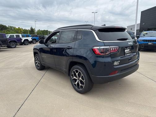 Fathom Blue Pearl Coat 2026 Jeep Compass Limited