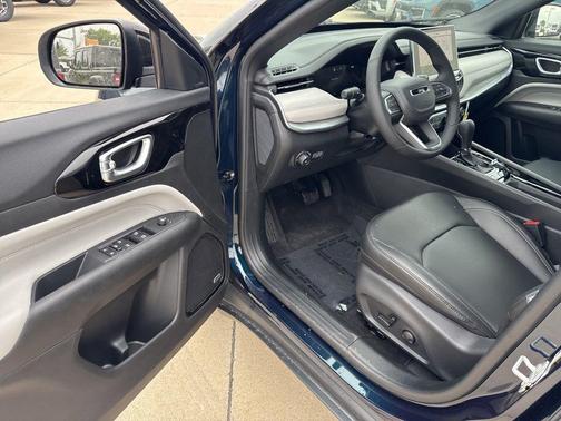 Fathom Blue Pearl Coat 2026 Jeep Compass Limited