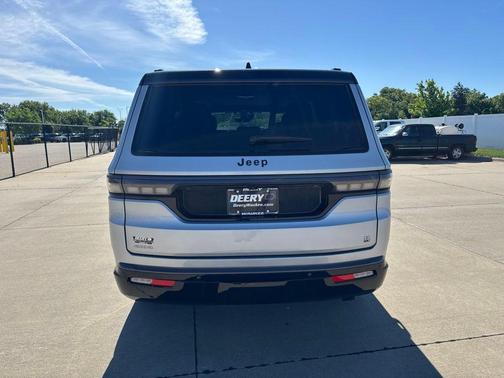 Silver Zynith 2026 Jeep Grand Wagoneer 85th Anniversary Edition